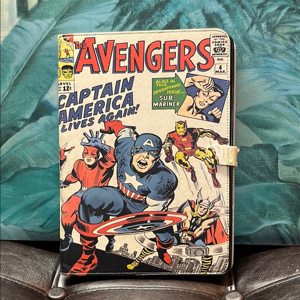 Marvel Avengers Retro Comic iPad Cover - Red, Blue, Yellow